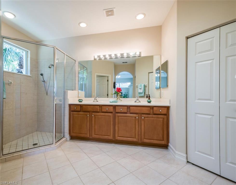1818 Tarpon Bay DR S Unit: 93