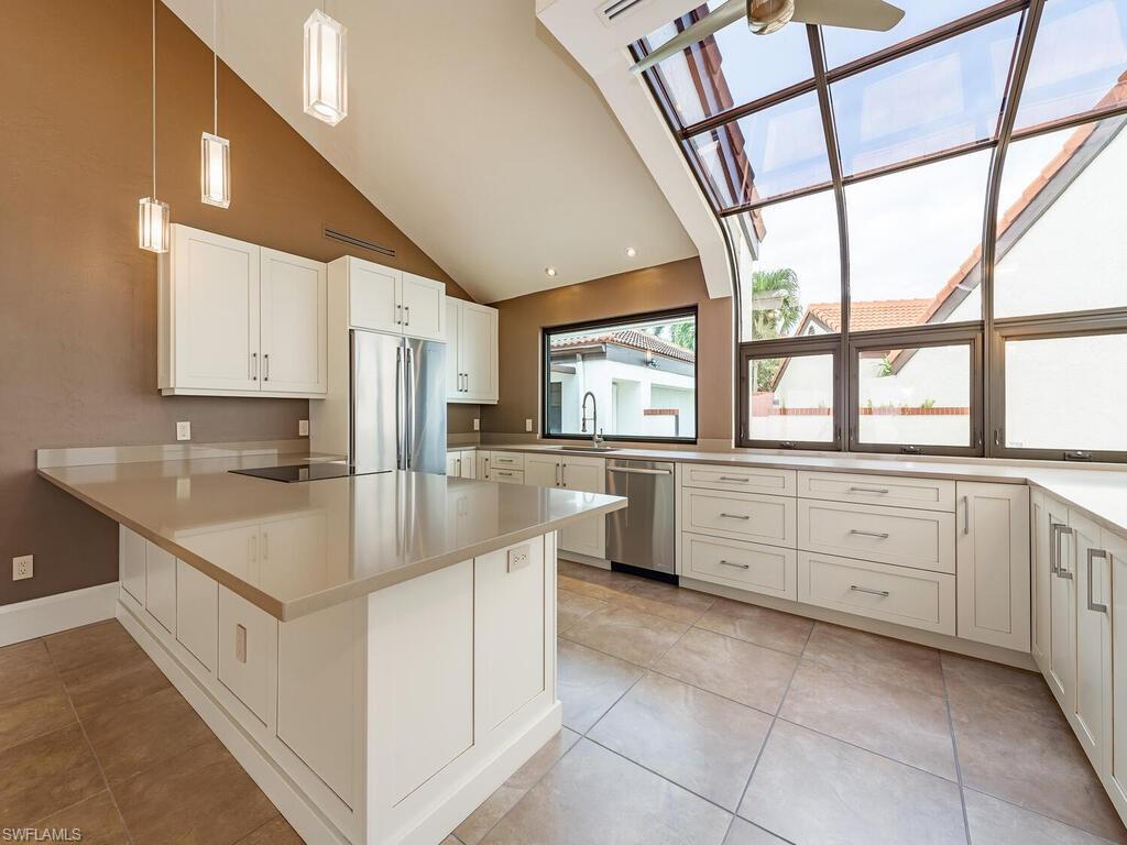 578 Bay Villas LN Unit: 78