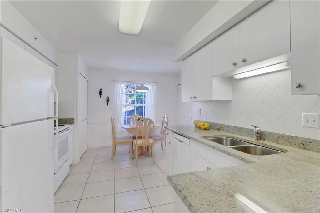 15415 Cedarwood LN Unit: 3-205