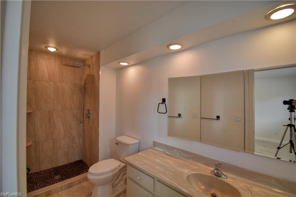859 Palm View DR Unit: 33