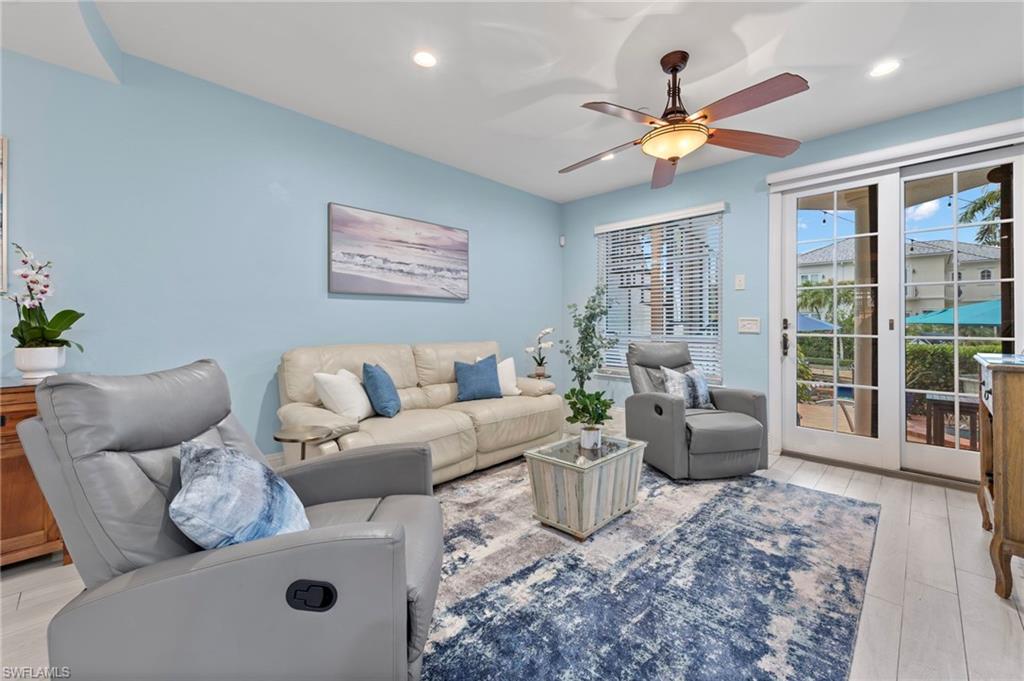 1160 Clam CT Unit: 3