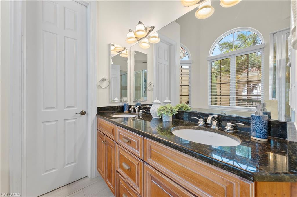 1160 Clam CT Unit: 3