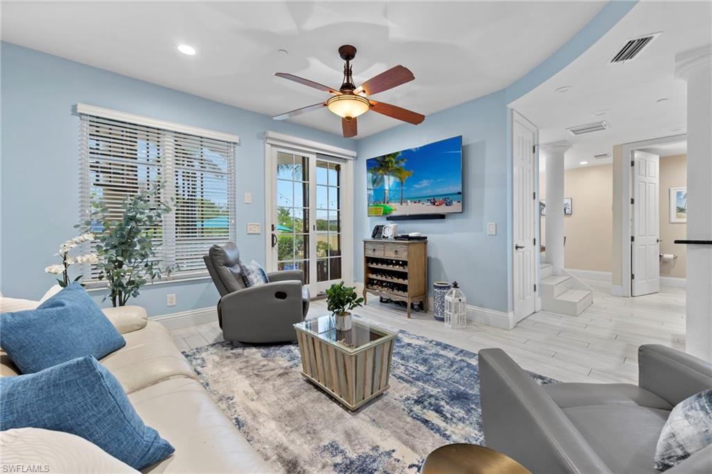 1160 Clam CT Unit: 3