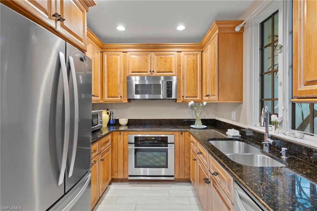 1160 Clam CT Unit: 3