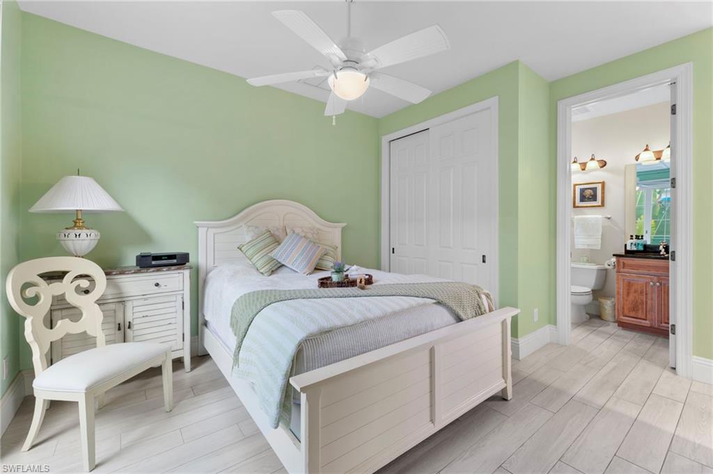 1160 Clam CT Unit: 3