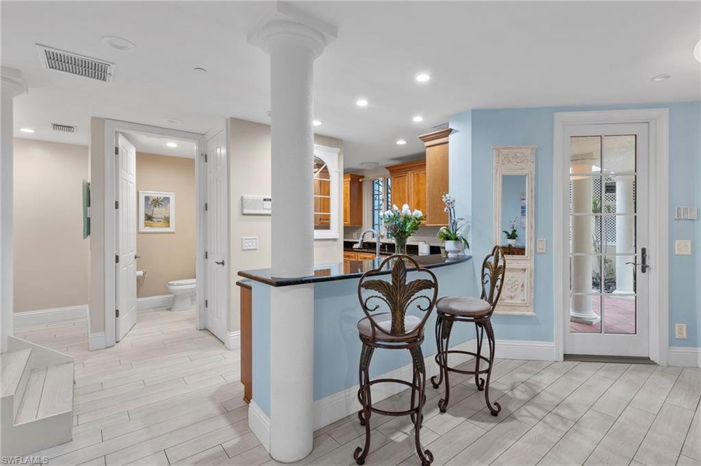 1160 Clam CT Unit: 3