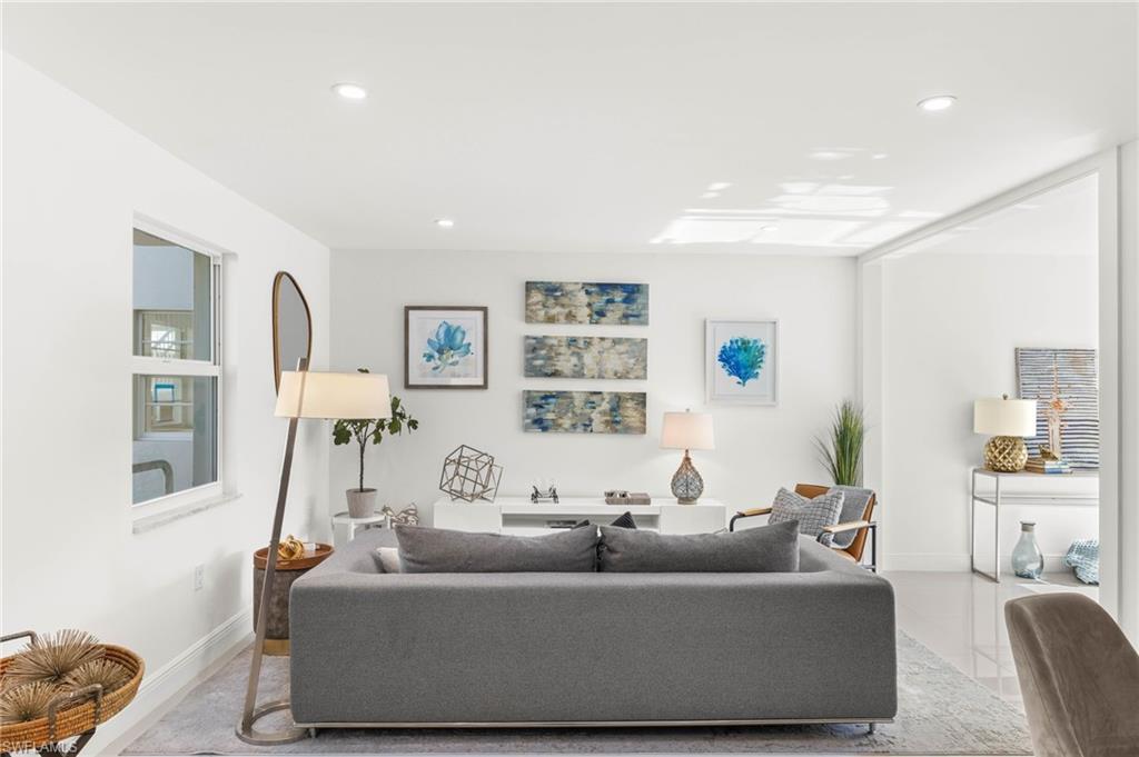 610 12TH AVE Unit: 610
