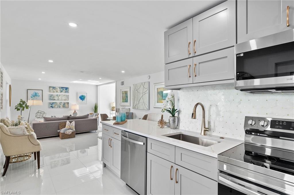 610 12TH AVE Unit: 610