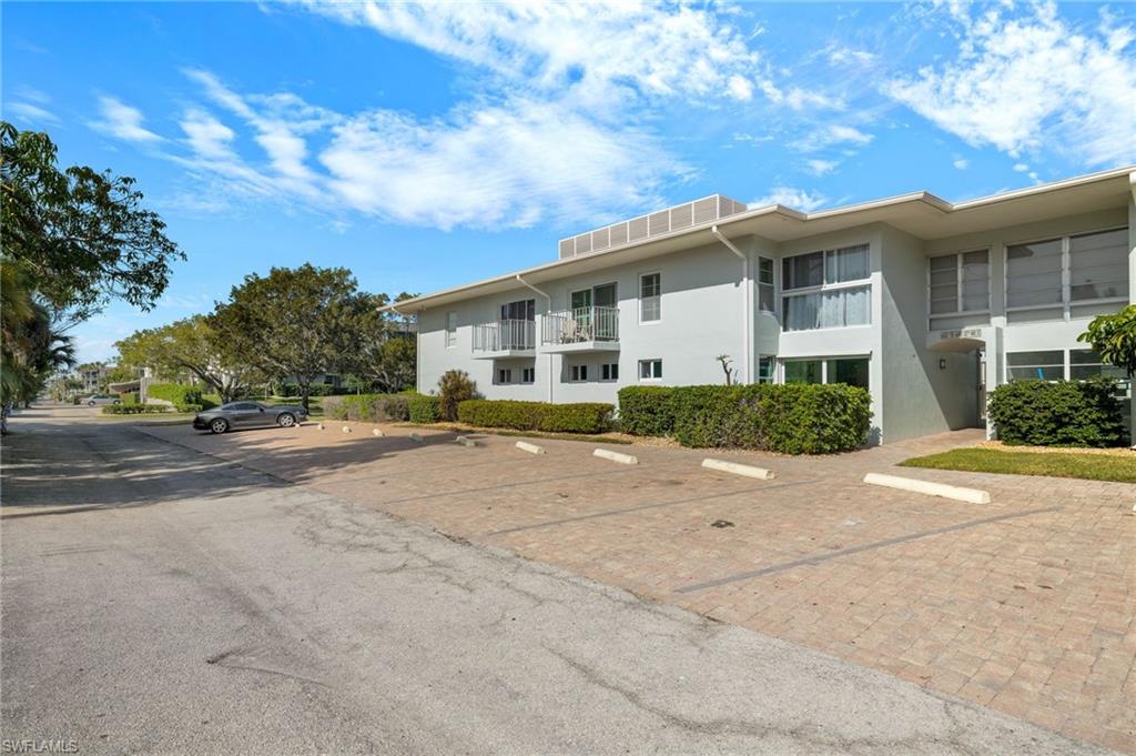 610 12TH AVE Unit: 610