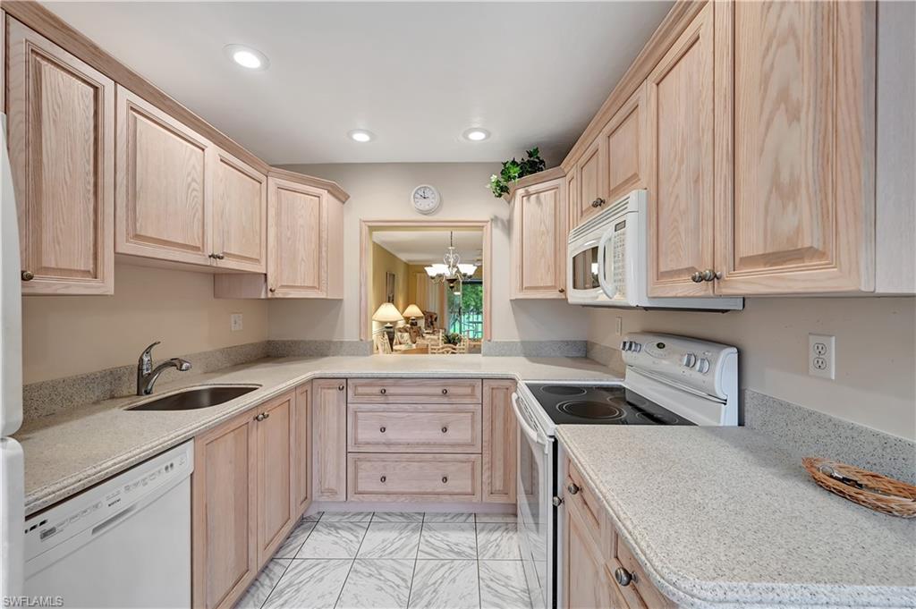 1053 Forest Lakes DR Unit: J-204