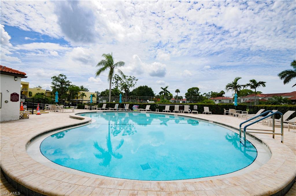 1053 Forest Lakes DR Unit: J-204