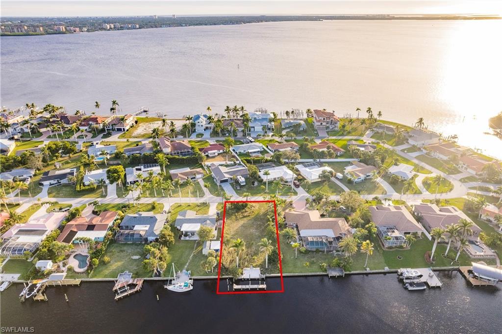 931 Dolphin DR