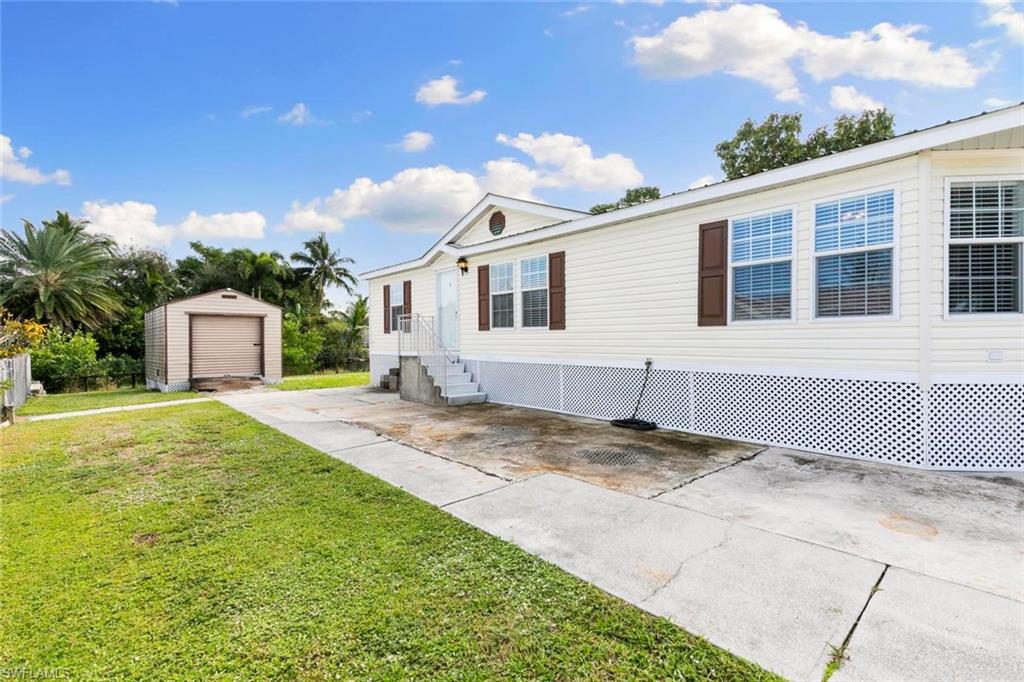 54 Moon Bay ST