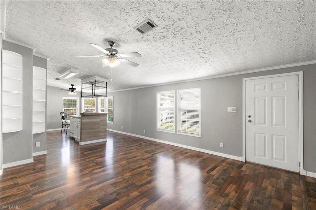 54 Moon Bay ST
