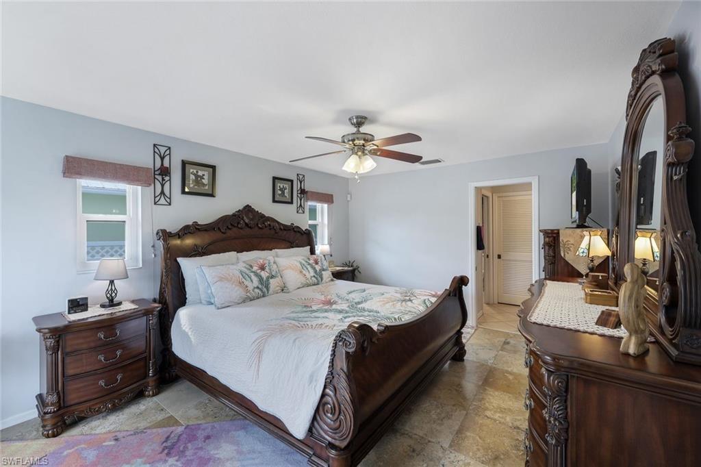 1325 Bayport AVE