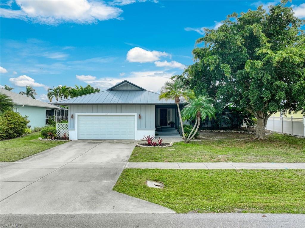 1325 Bayport AVE