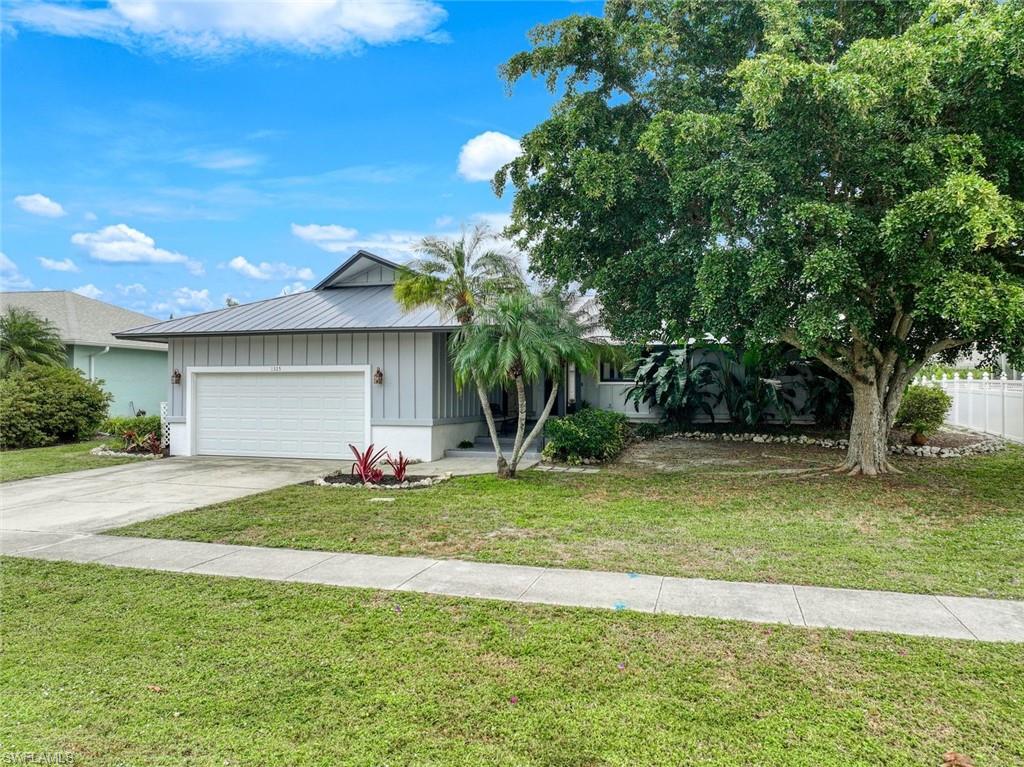 1325 Bayport AVE
