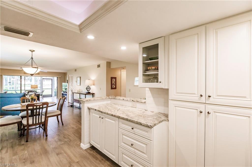 195 Cypress WAY E Unit: 1