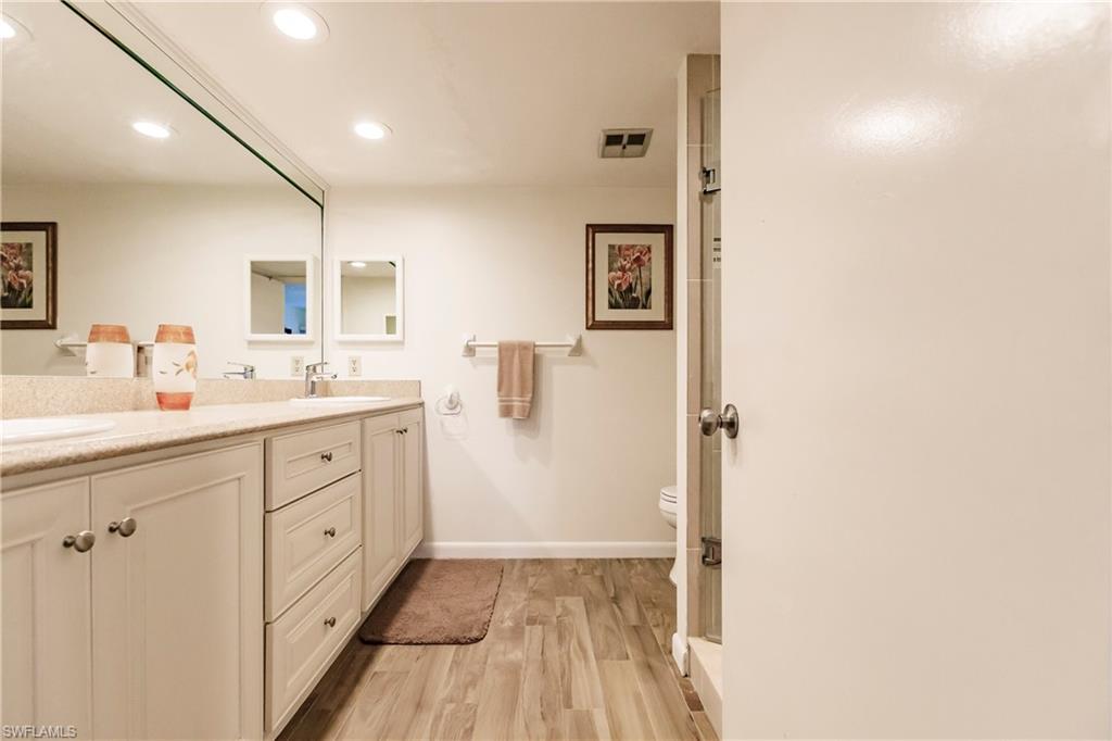 195 Cypress WAY E Unit: 1