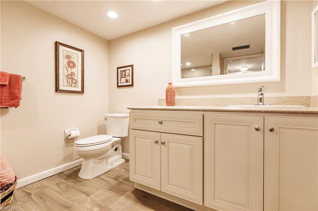 195 Cypress WAY E Unit: 1