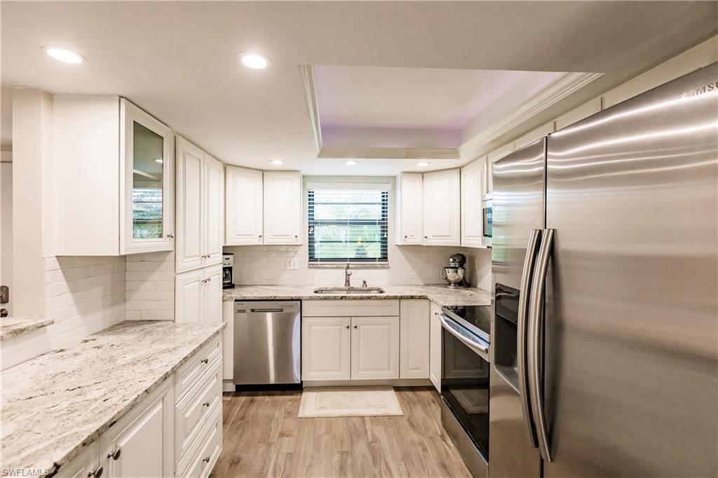 195 Cypress WAY E Unit: 1