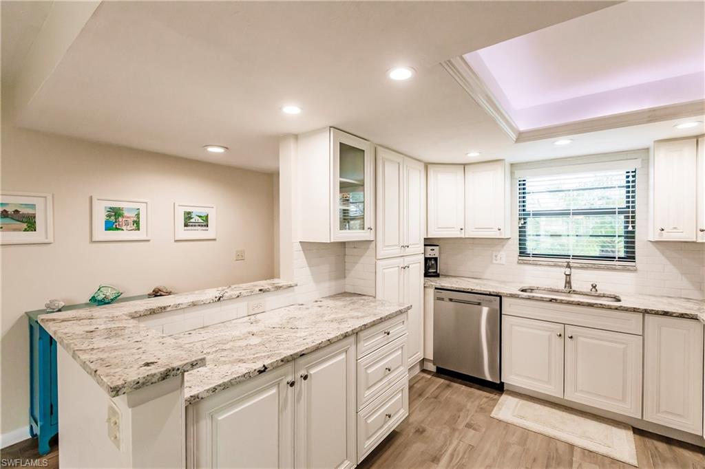 195 Cypress WAY E Unit: 1