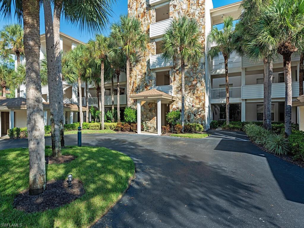 300 Wyndemere WAY Unit: C-402