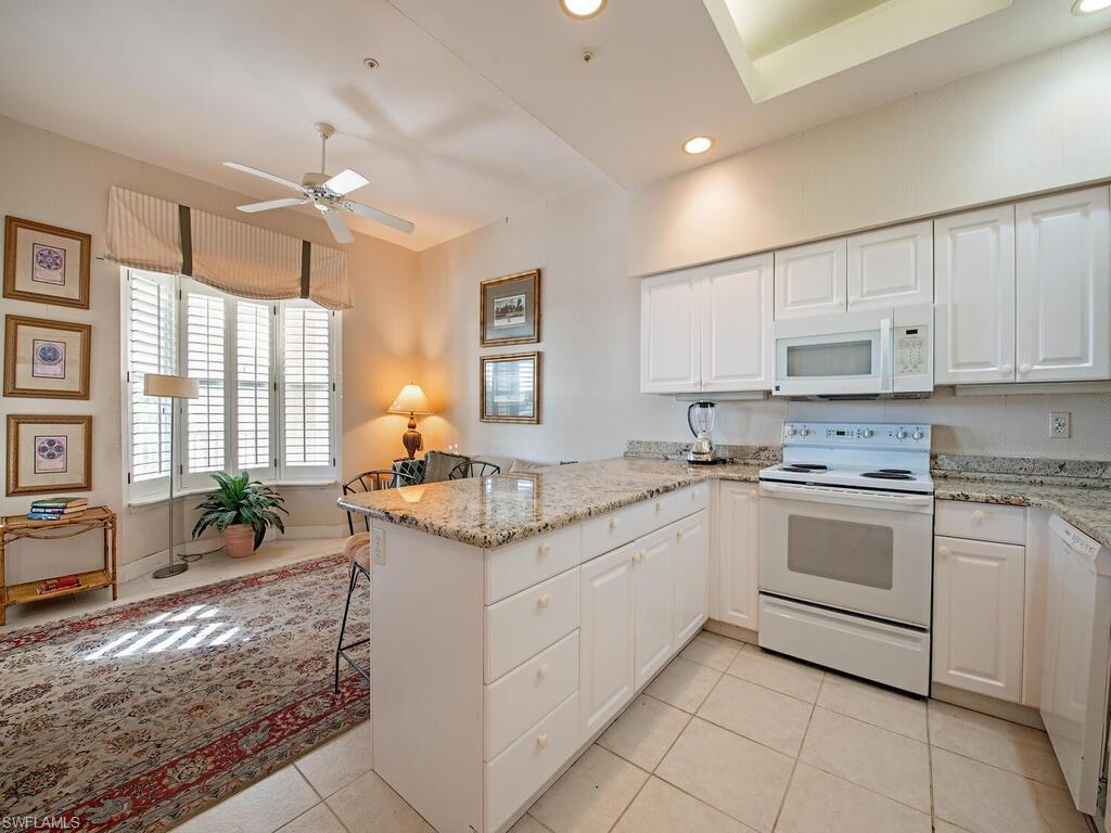 300 Wyndemere WAY Unit: C-402