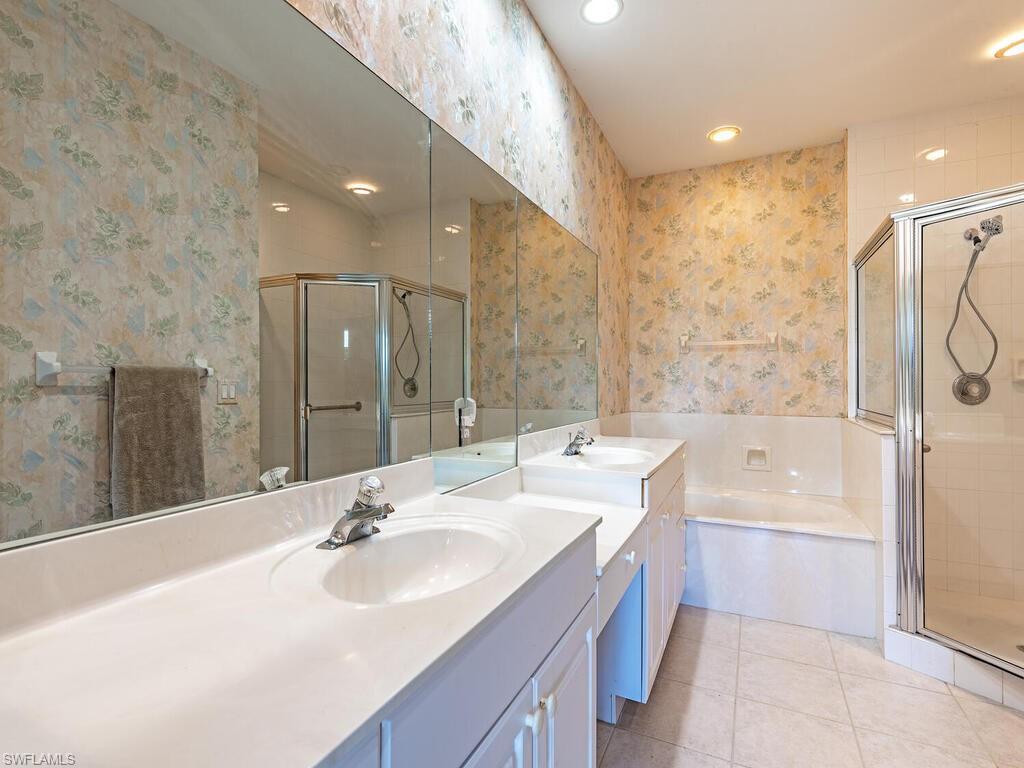 300 Wyndemere WAY Unit: C-402