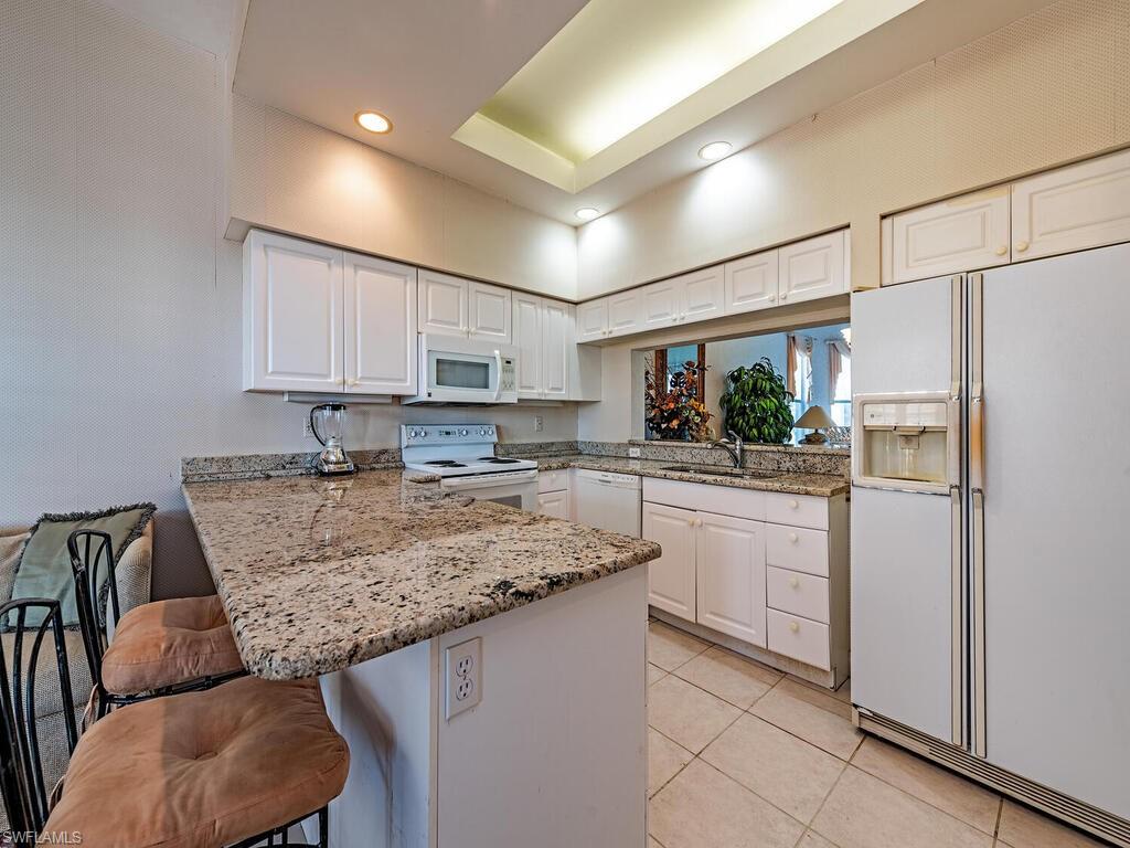 300 Wyndemere WAY Unit: C-402