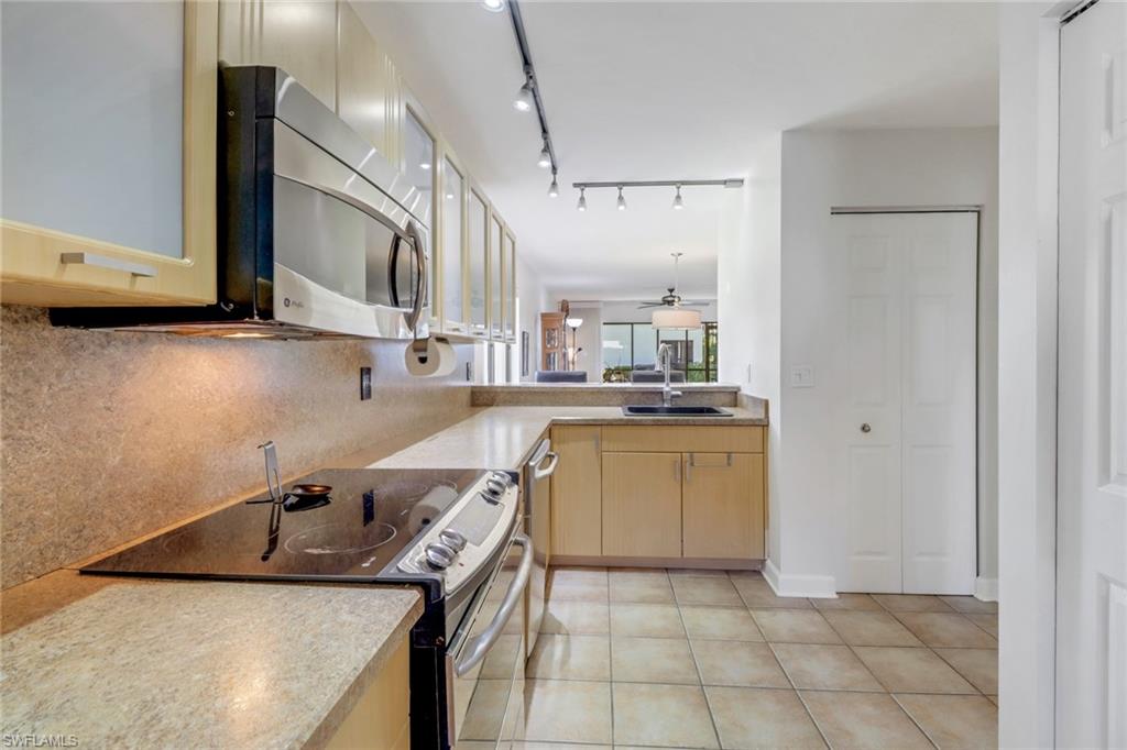 4240 Chantelle DR Unit: B101