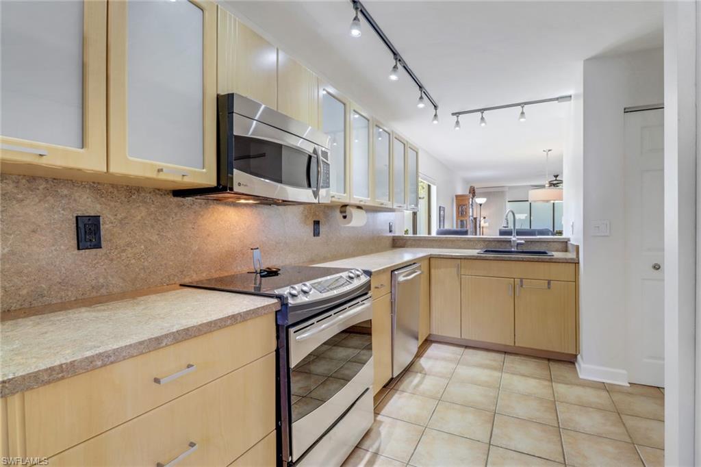 4240 Chantelle DR Unit: B101