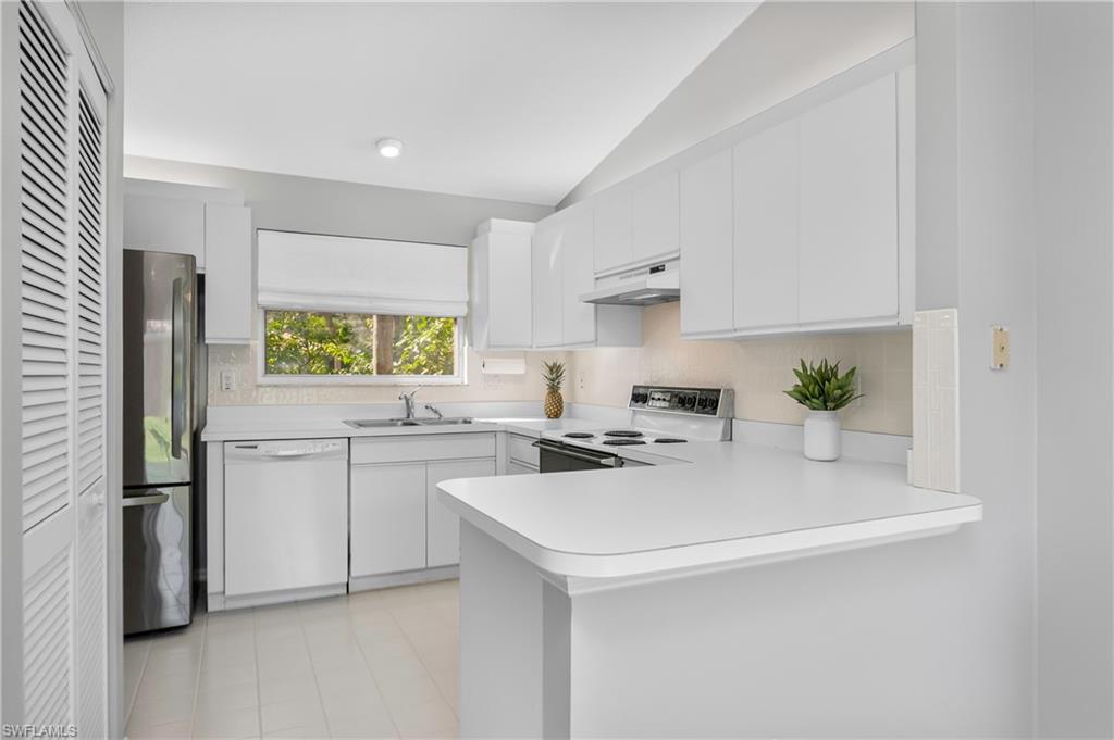 331 Emerald Bay CIR Unit: V1