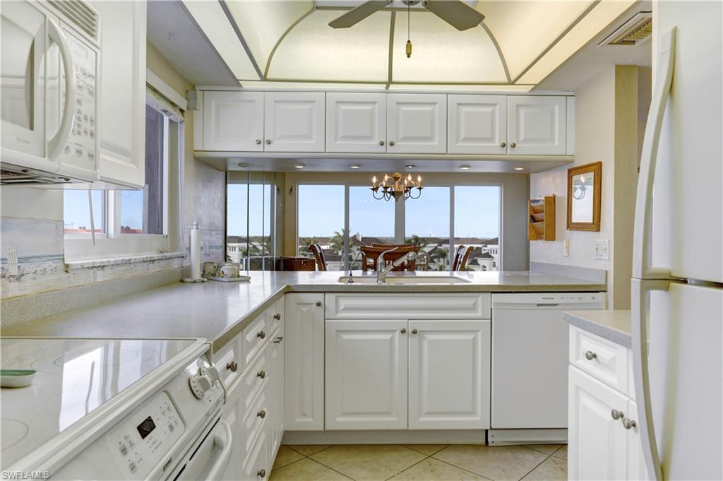 26000 Hickory BLVD Unit: 607