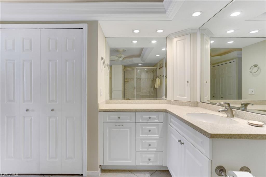 26000 Hickory BLVD Unit: 607