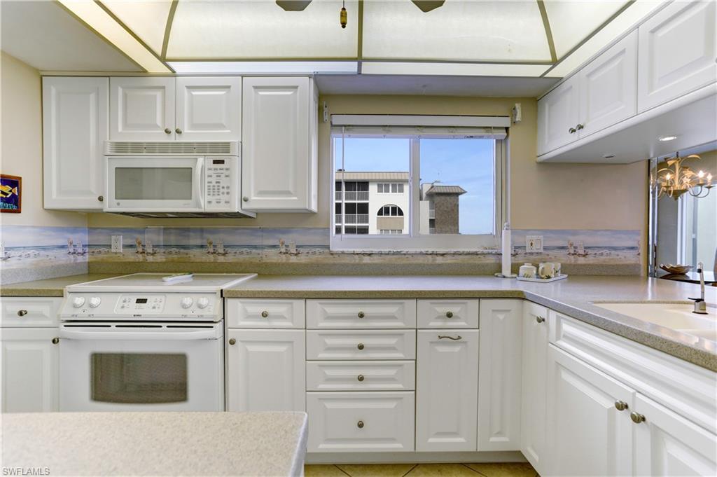 26000 Hickory BLVD Unit: 607