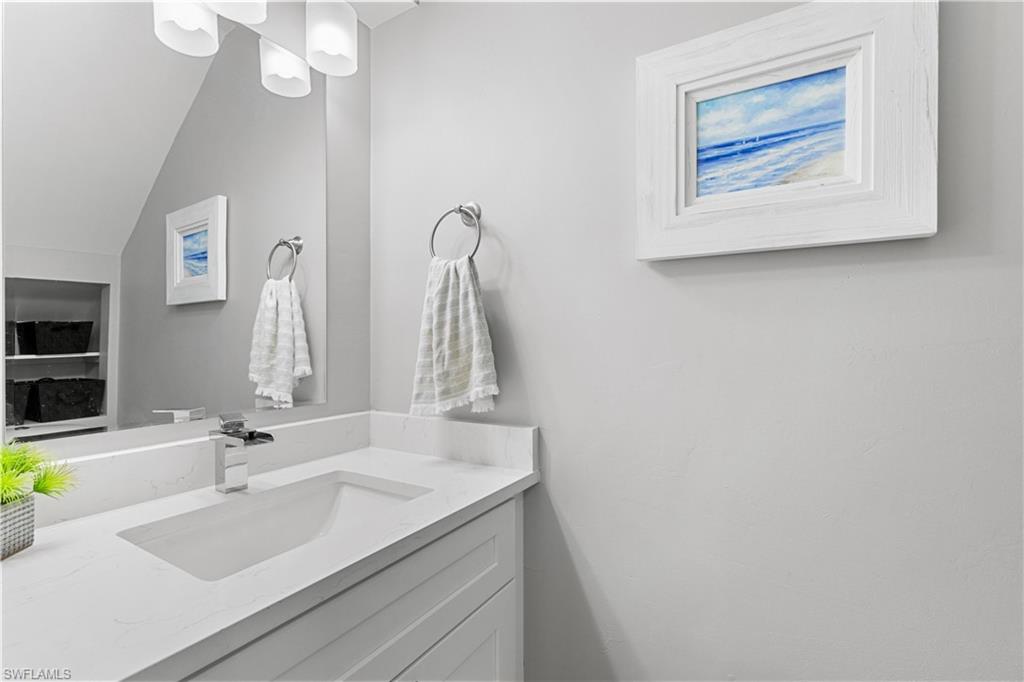 62 Marco Villas DR Unit: R-2