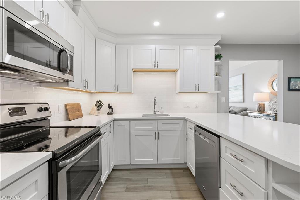 62 Marco Villas DR Unit: R-2