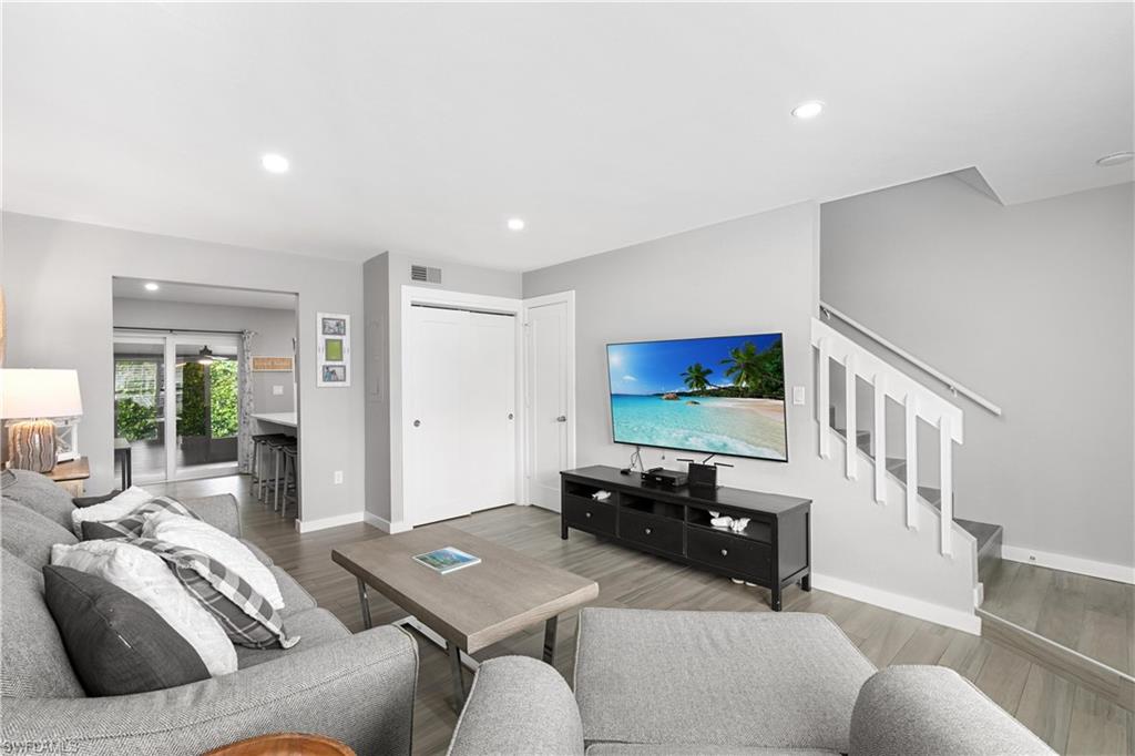 62 Marco Villas DR Unit: R-2