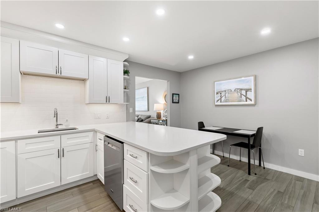 62 Marco Villas DR Unit: R-2
