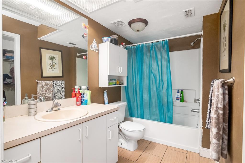 4210 Looking Glass LN Unit: 4211