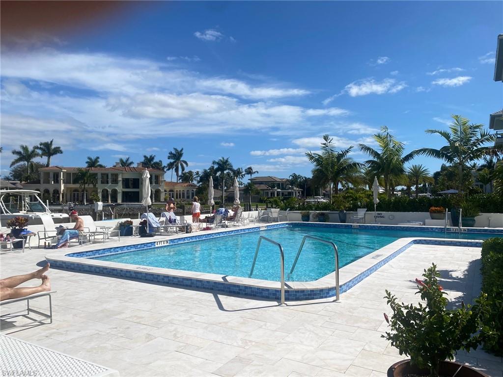 1900 Gulf Shore BLVD N Unit: 405
