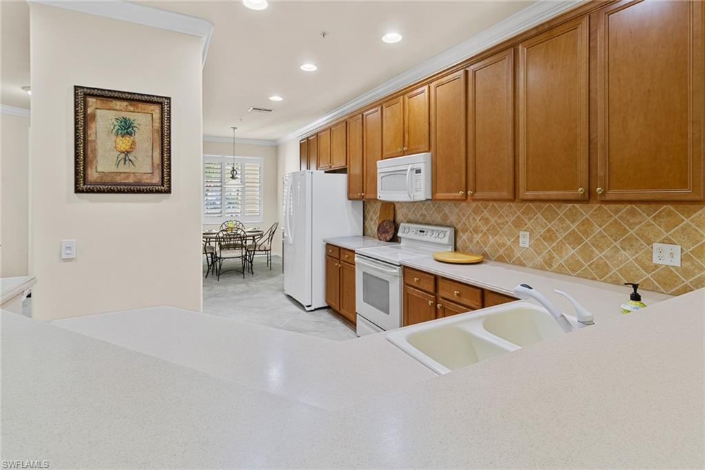 4884 Hampshire CT # 202 Unit: 7-202