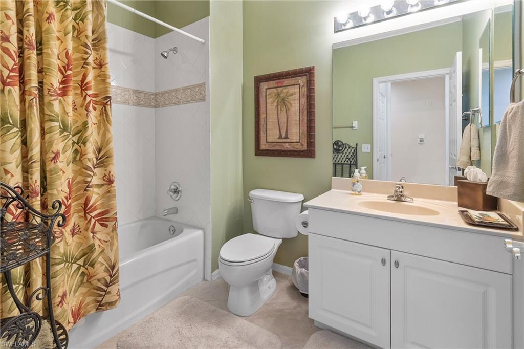 4884 Hampshire CT # 202 Unit: 7-202