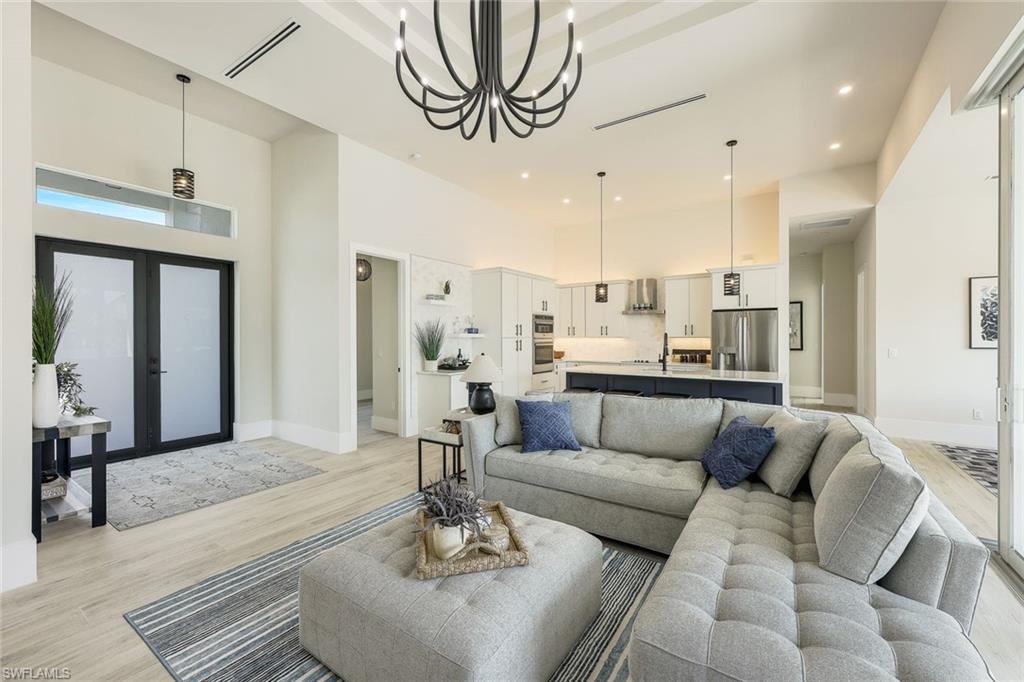 301 SW 33rd AVE
