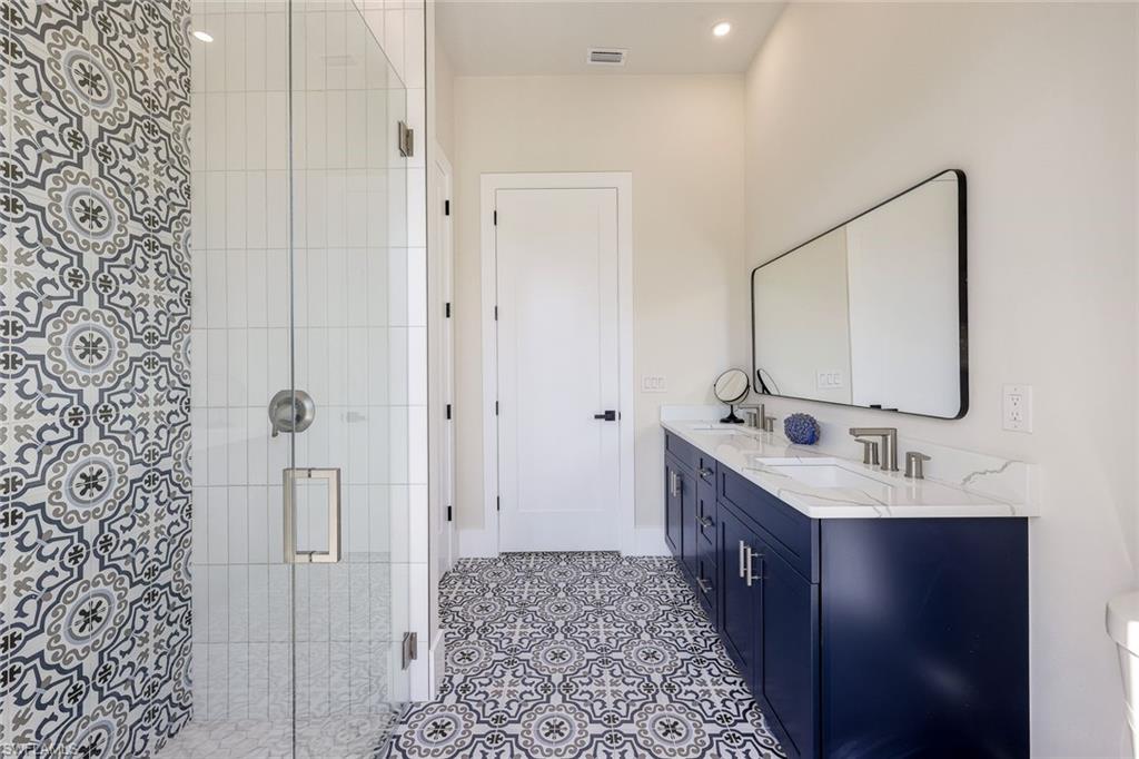 301 SW 33rd AVE