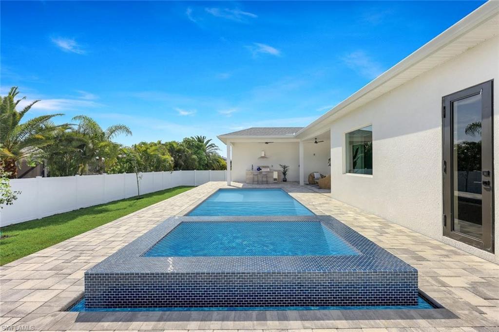 301 SW 33rd AVE