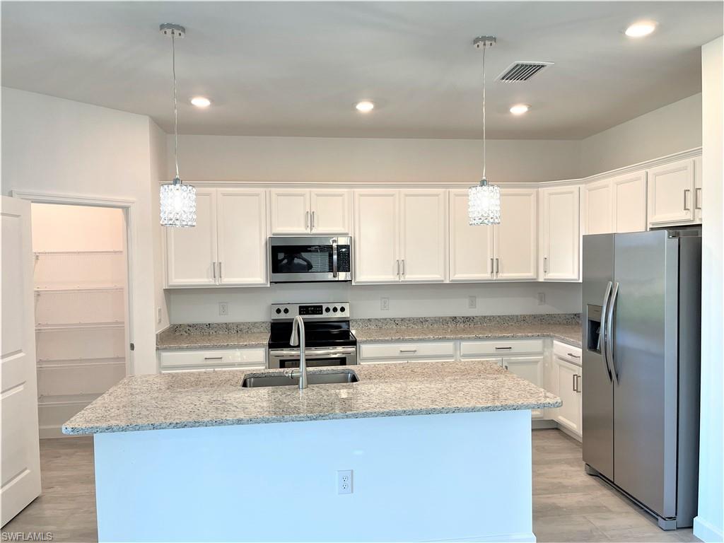 13810 Pine Lodge LN