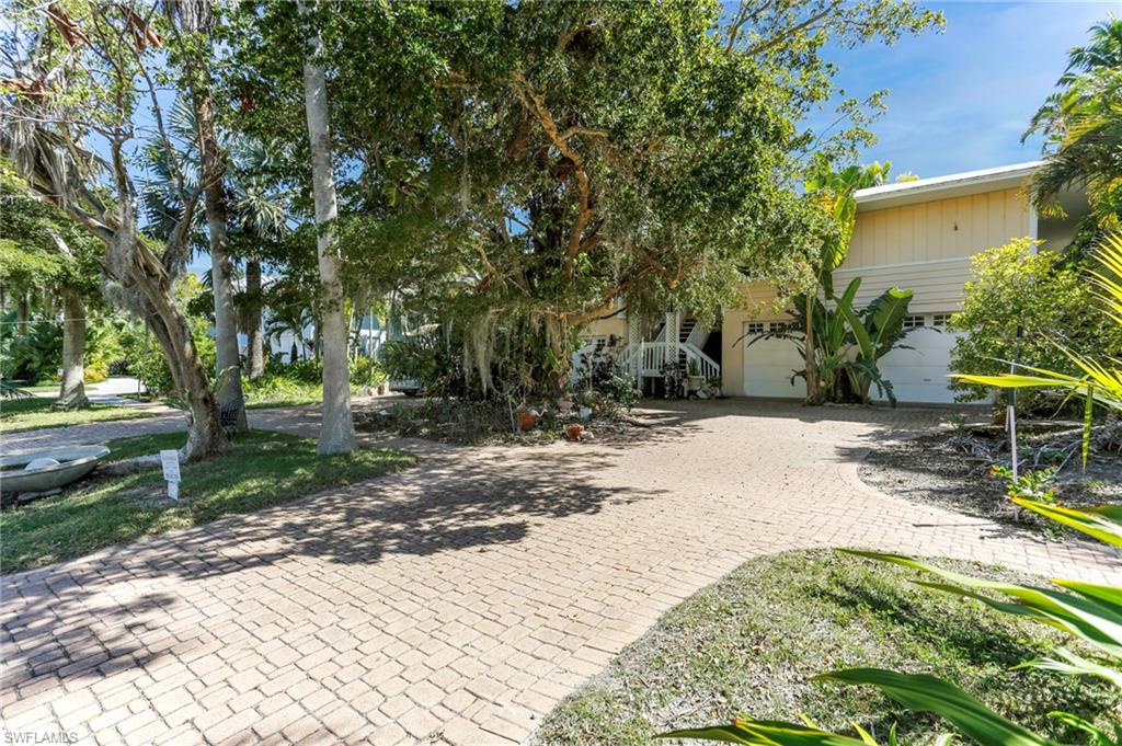 1293 Winterberry DR