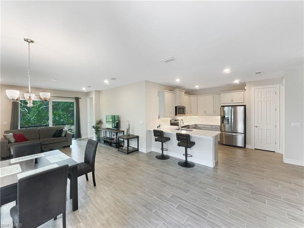 1006 Enbrook LOOP